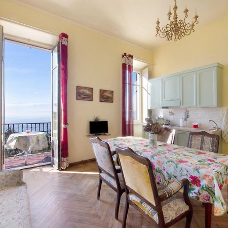 App Mughetto In Villa Marchello Brunate Extérieur photo